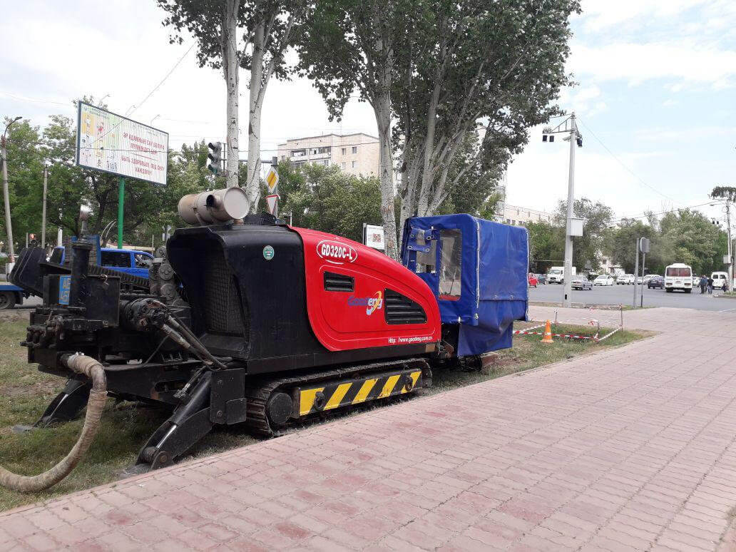 Прокол под дорогой для прокладки водопровода