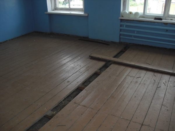 Старый пол следует демонтировать