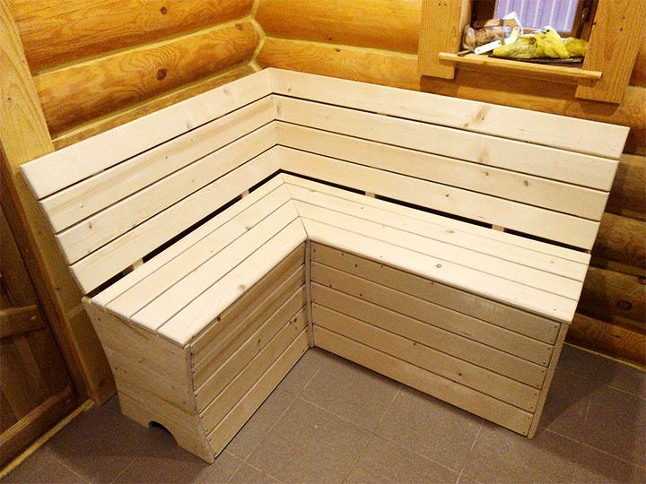 Кухонный уголок из дерева